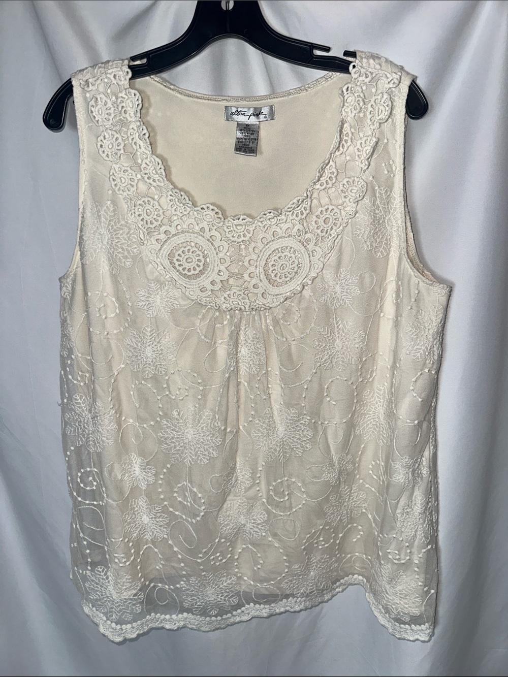 Ultra Pink Cream Lace Scoop Neck Camisole